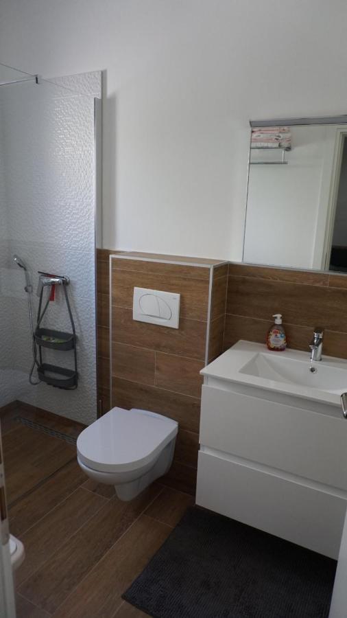 Apartments Jozef Vodice Bagian luar foto