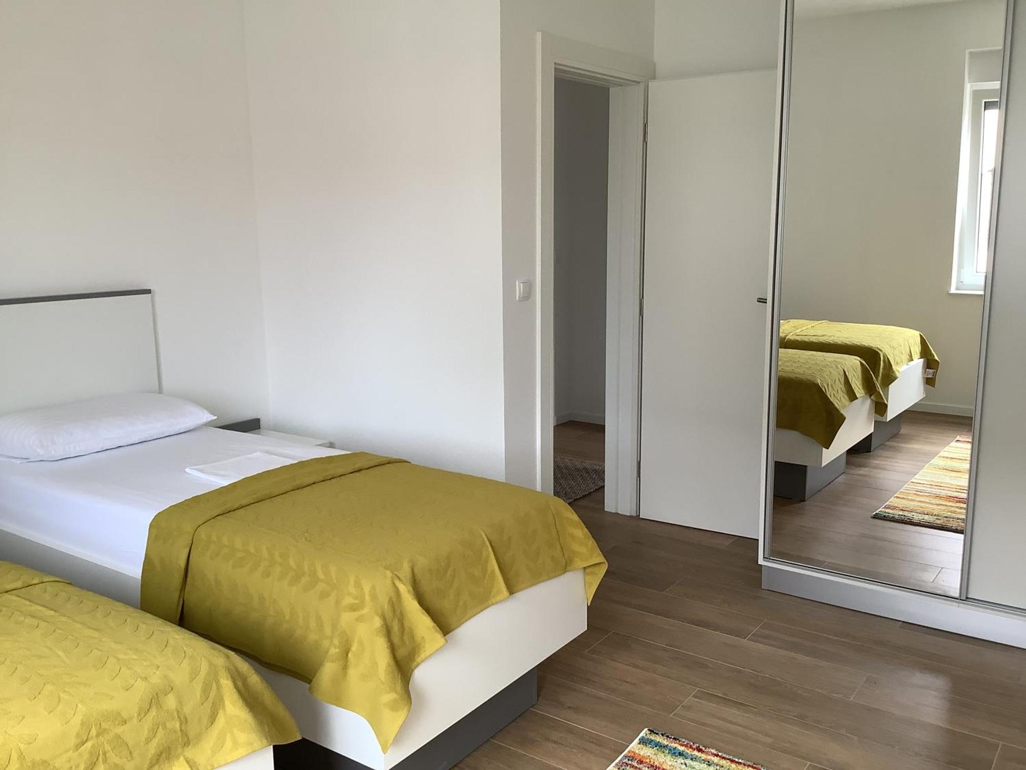Apartments Jozef Vodice Bagian luar foto